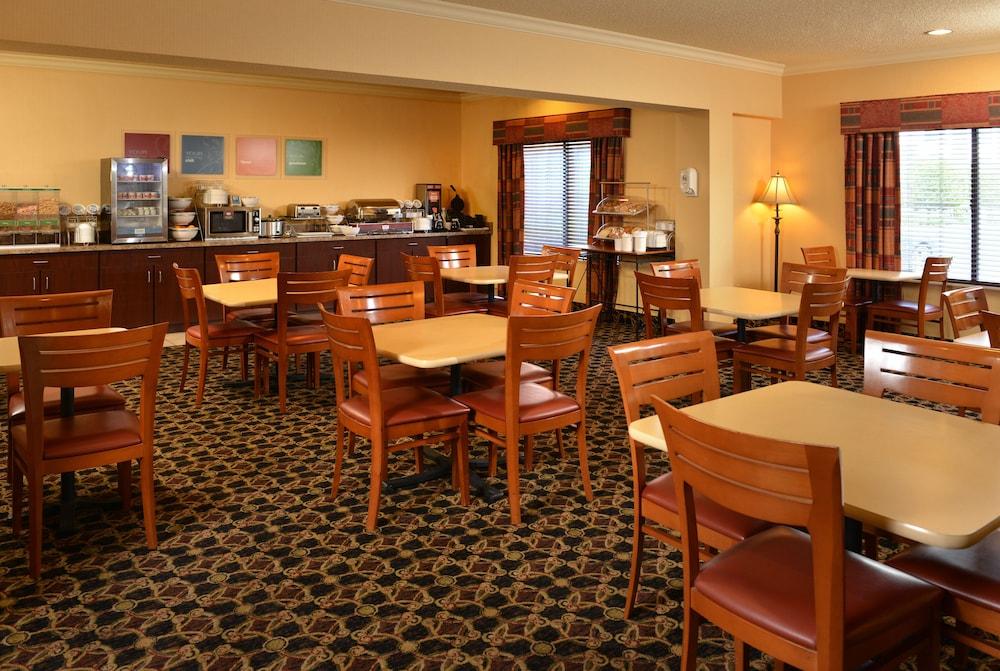 普雷斯顿斯堡西舒适套房酒店 Prestonsburg 外观 照片